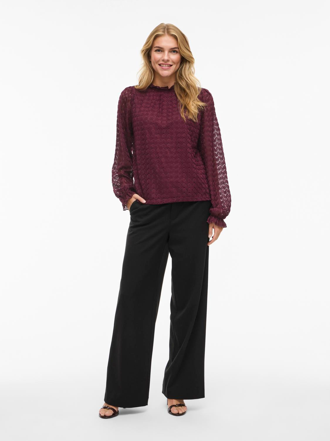 model_shot-front_full